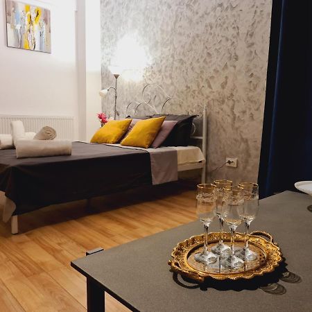 Ultracentral 5* Boutique Hotel Style Apartment. Brand New. 2 Rooms. Spacious. Free Parking Клуж-Напока Екстериор снимка