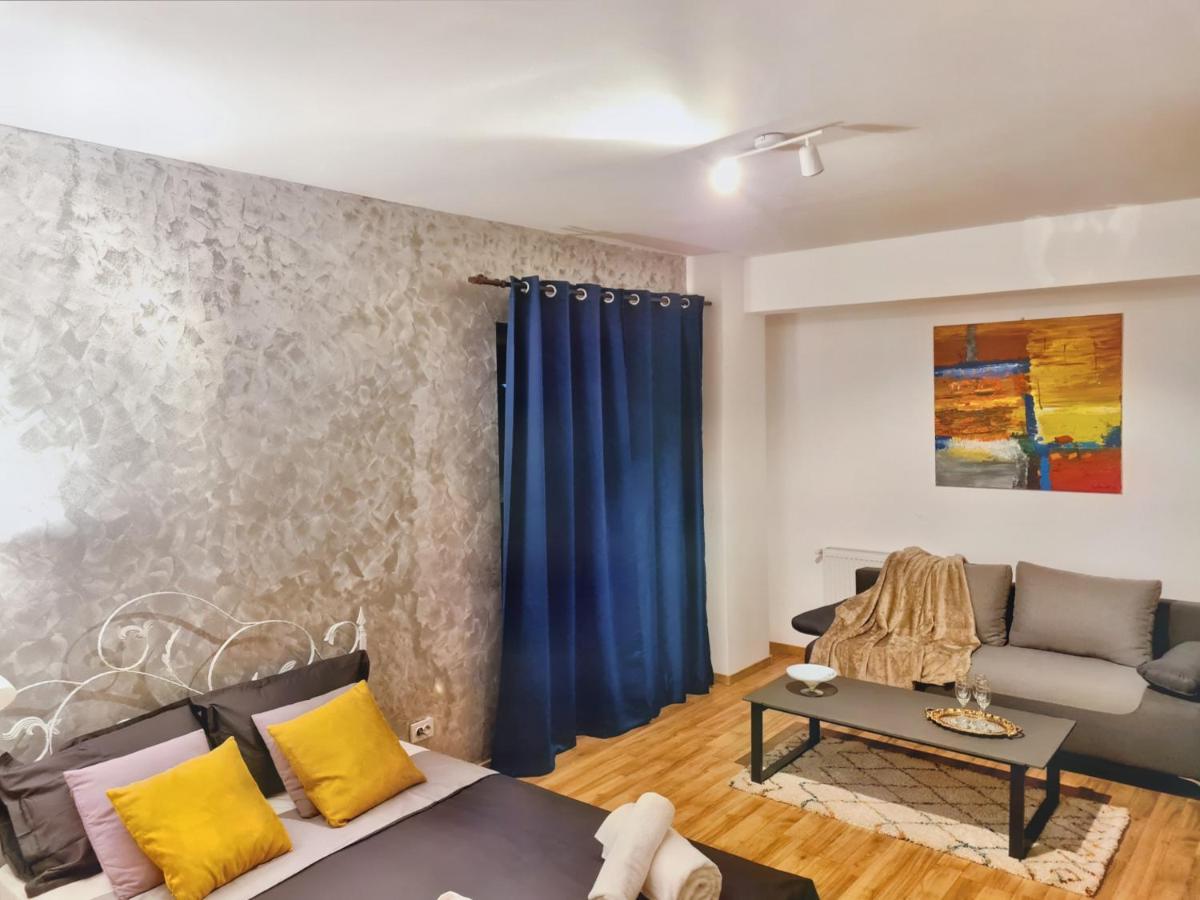 Ultracentral 5* Boutique Hotel Style Apartment. Brand New. 2 Rooms. Spacious. Free Parking Клуж-Напока Екстериор снимка