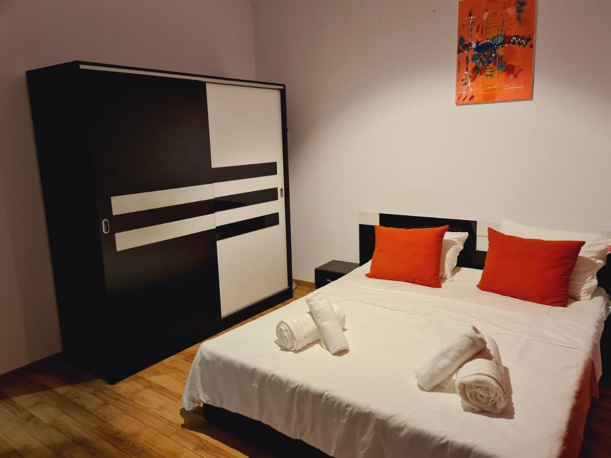 Ultracentral 5* Boutique Hotel Style Apartment. Brand New. 2 Rooms. Spacious. Free Parking Клуж-Напока Екстериор снимка