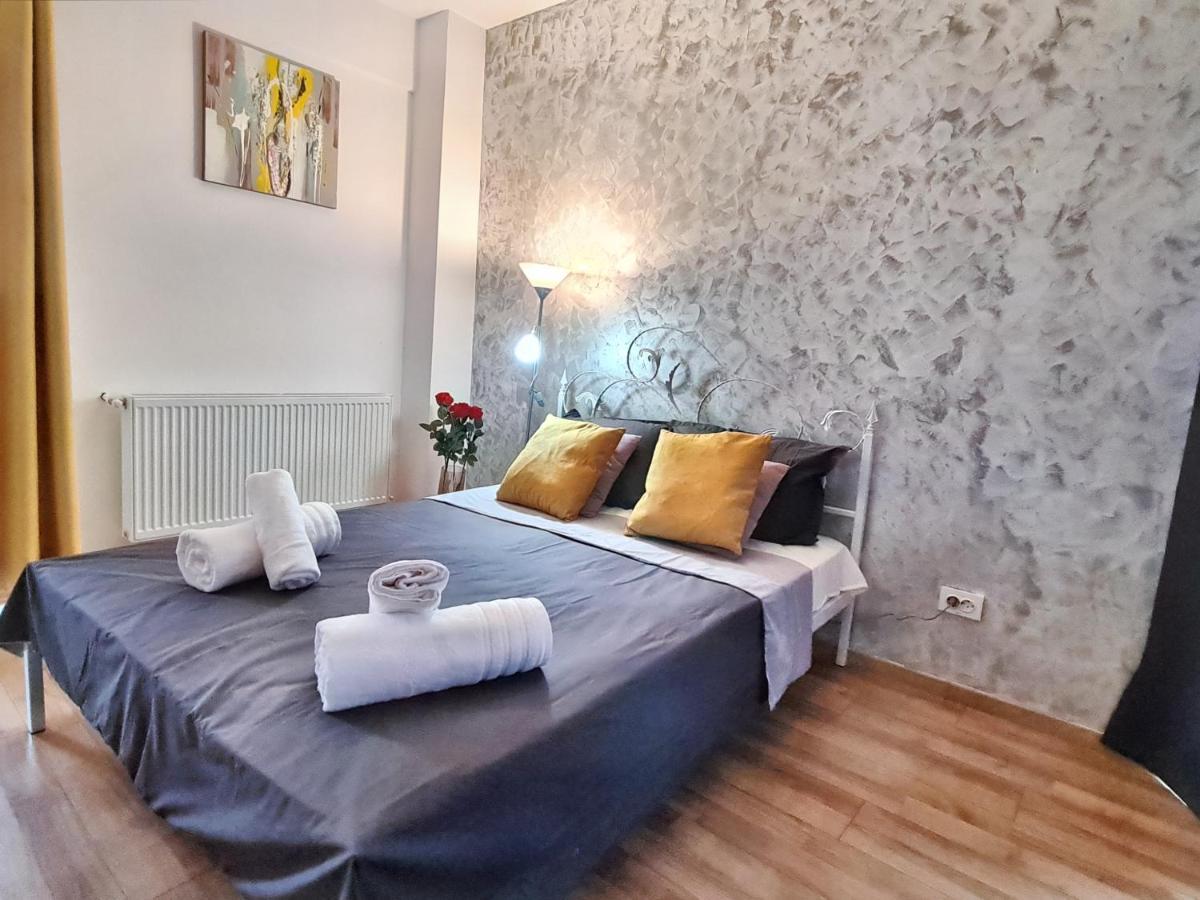 Ultracentral 5* Boutique Hotel Style Apartment. Brand New. 2 Rooms. Spacious. Free Parking Клуж-Напока Екстериор снимка