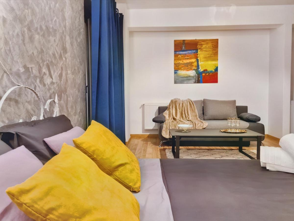 Ultracentral 5* Boutique Hotel Style Apartment. Brand New. 2 Rooms. Spacious. Free Parking Клуж-Напока Екстериор снимка