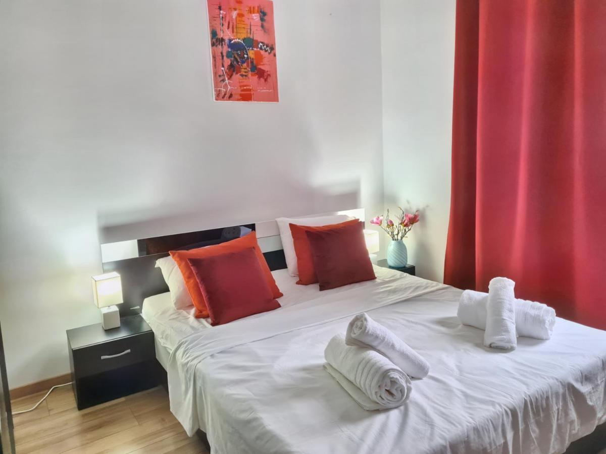 Ultracentral 5* Boutique Hotel Style Apartment. Brand New. 2 Rooms. Spacious. Free Parking Клуж-Напока Екстериор снимка