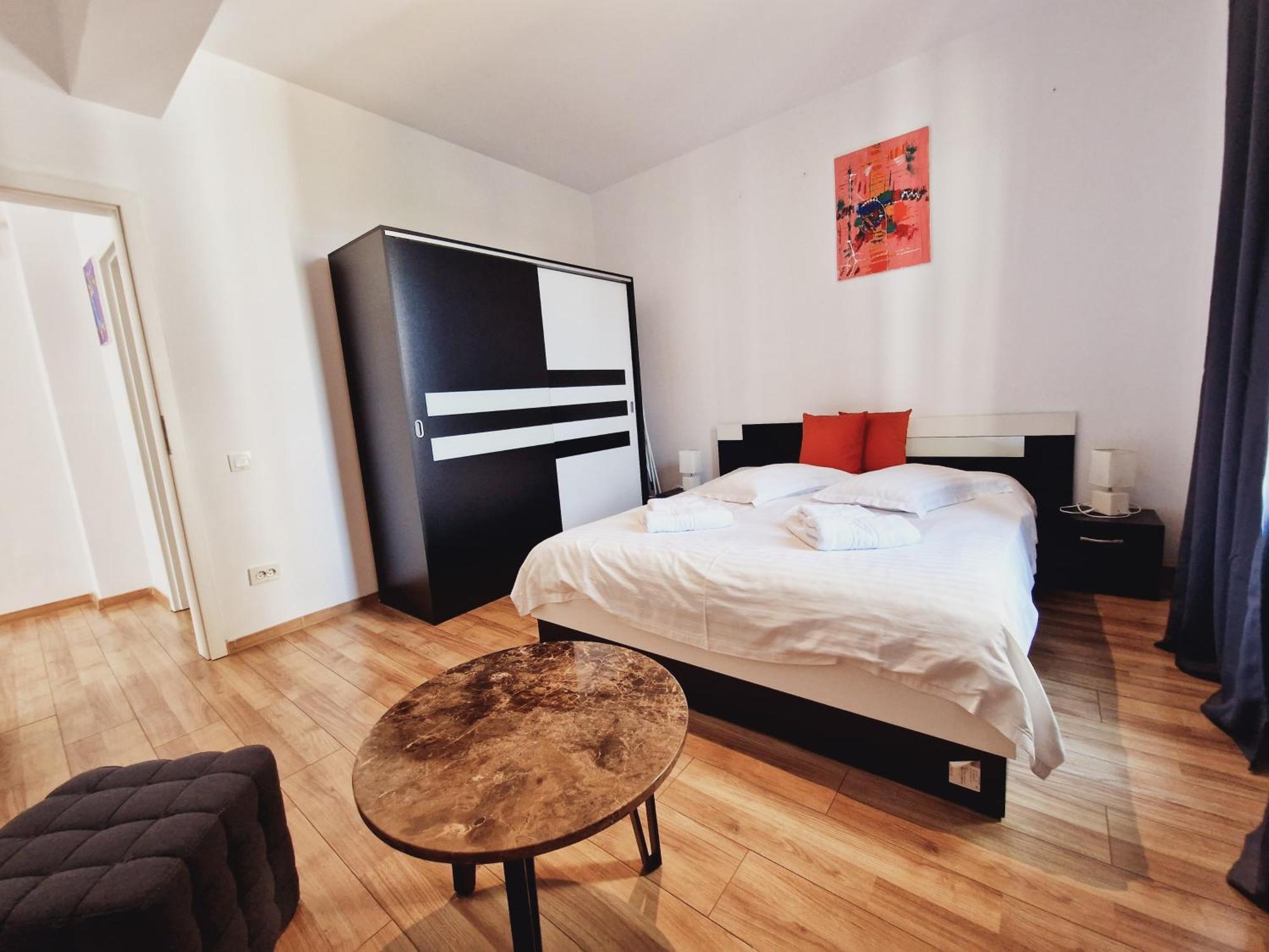 Ultracentral 5* Boutique Hotel Style Apartment. Brand New. 2 Rooms. Spacious. Free Parking Клуж-Напока Екстериор снимка
