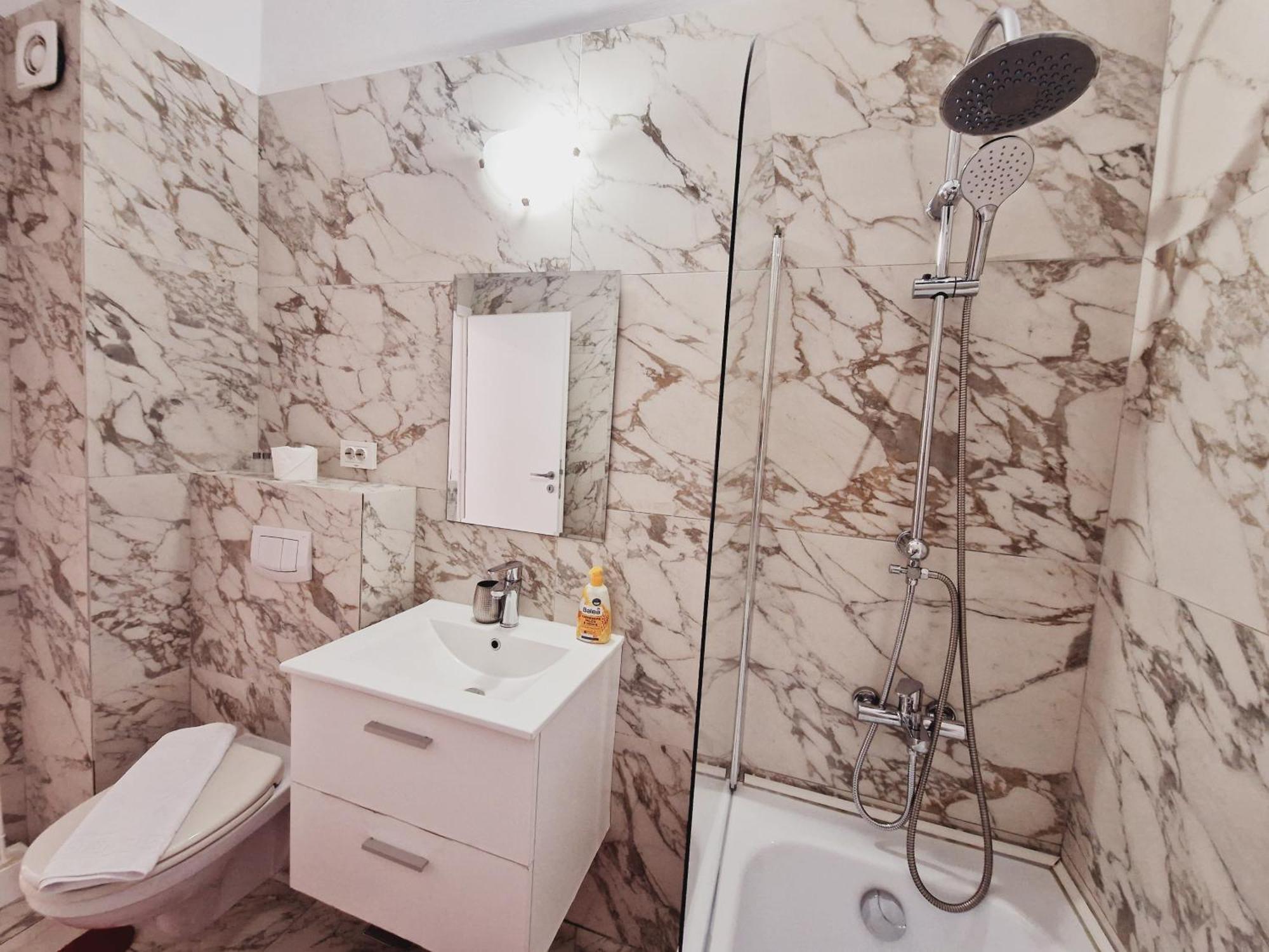 Ultracentral 5* Boutique Hotel Style Apartment. Brand New. 2 Rooms. Spacious. Free Parking Клуж-Напока Екстериор снимка